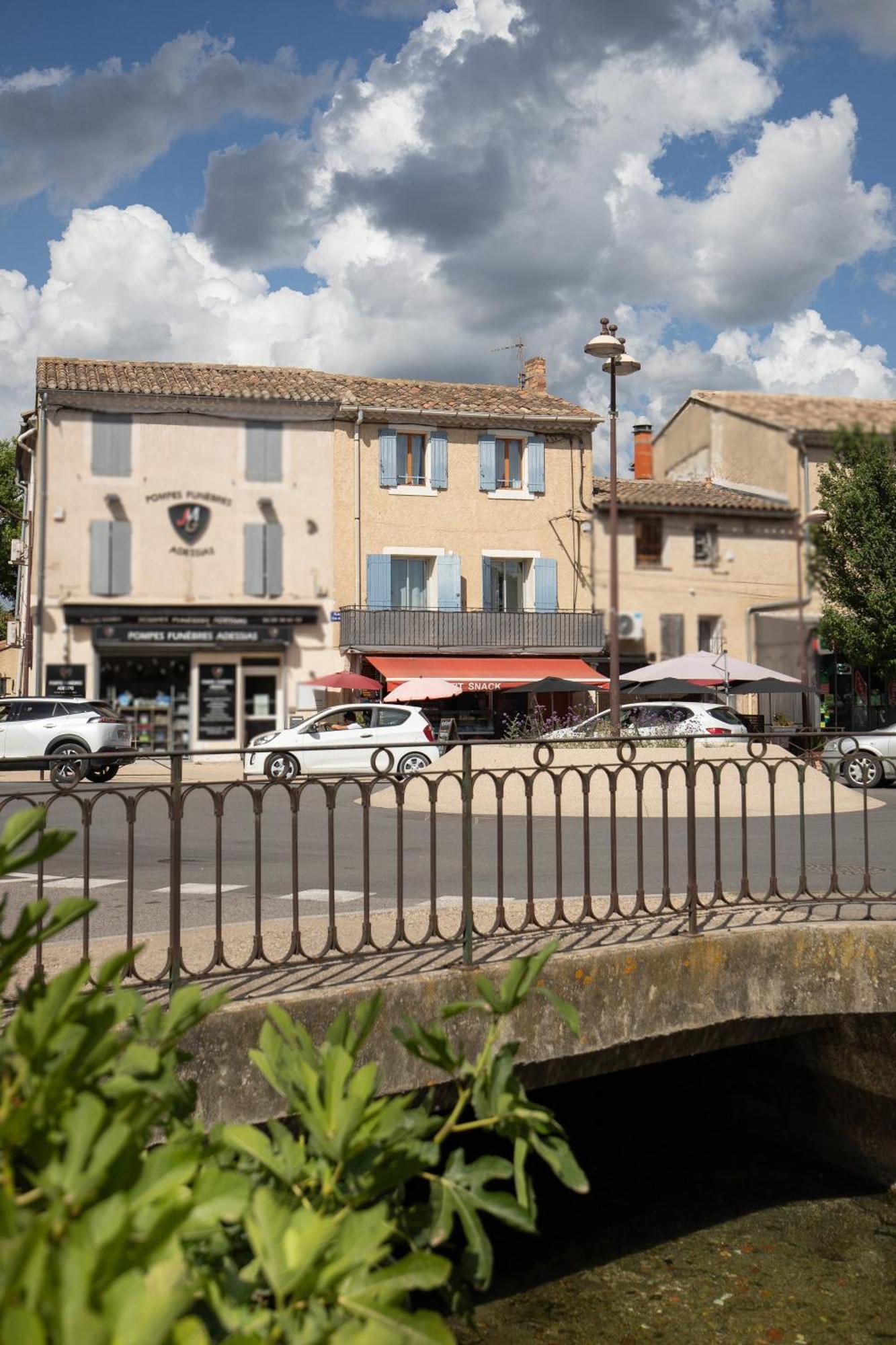 Le Partage Des Eaux - 4 Couchages - Hypercentre - Clim - Wifi Apartamento LʼIsle-sur-la-Sorgue